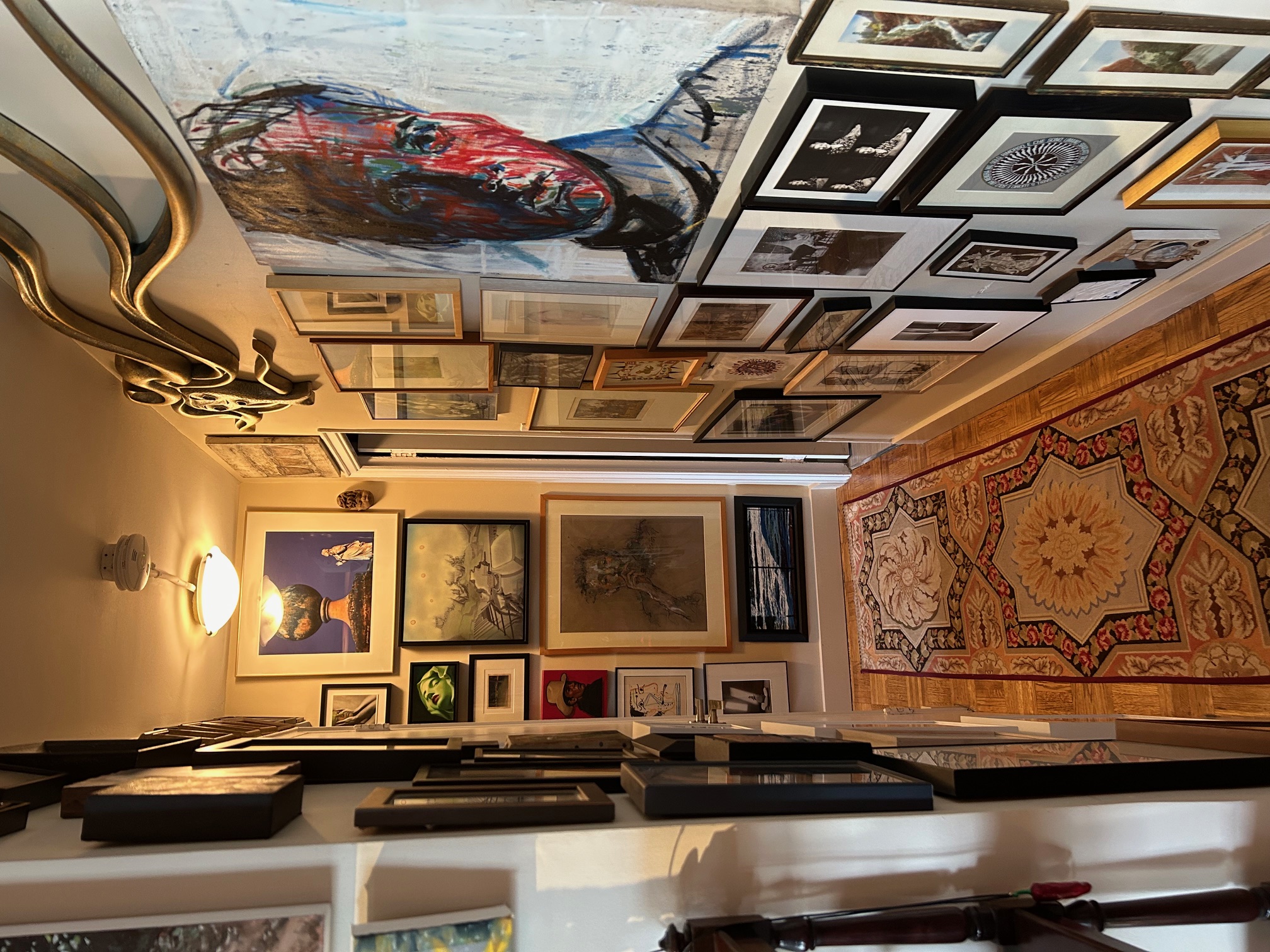 The walls of Flavio's bedroom and hallway